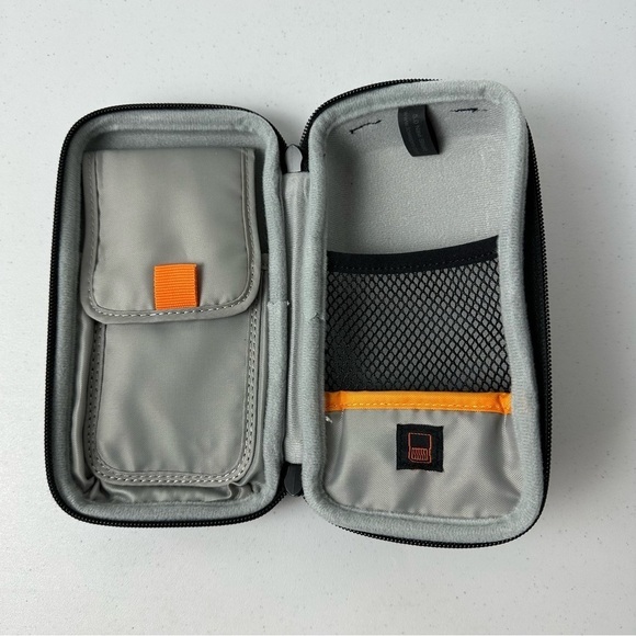 LowePro Black Hardside Camera Case - Picture 2 of 6
